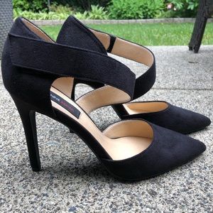 Jeanne Beker heels size 7.5